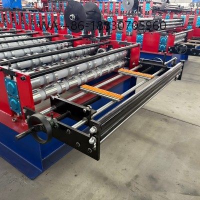 A máquina formadora de painéis trapezoidais para telhados 980 da Xinnuo produz 980 painéis trapezoidais para uma ampla gama de aplicações. O modelo 980 oferece vantagens como grande vão e ampla área de cobertura.