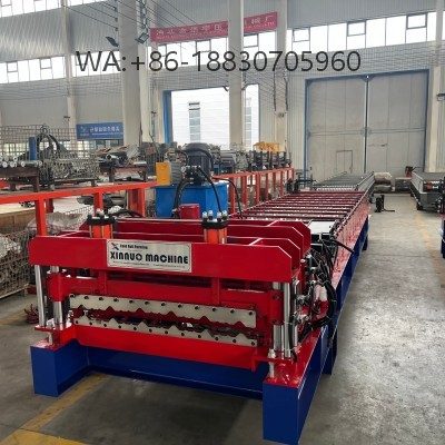 Machine de formage 1000 tuiles émaillées, durable et précise, idéale pour la production de toitures esthétiques et résistantes.