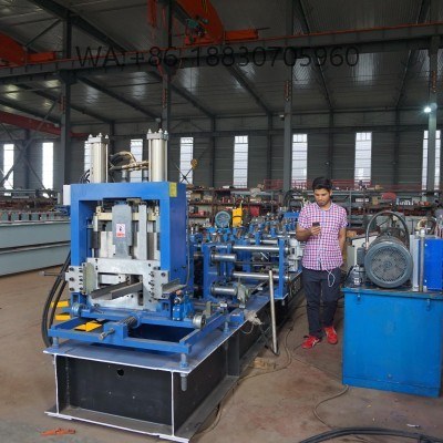 No Brasil, as estruturas de aço têm um mercado enorme. A máquina perfiladeira de estruturas de aço da XINNUO pode produzir produtos em formato de C e Z de forma totalmente automática.
