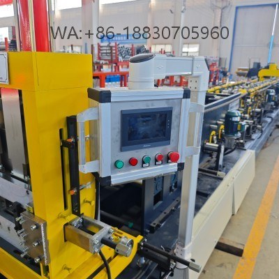 A maior vantagem da máquina com estrutura de aço em forma de C e múltiplas especificações da XINNUO é que ela pode produzir produtos de várias especificações sem a necessidade de troca manual da máquina.