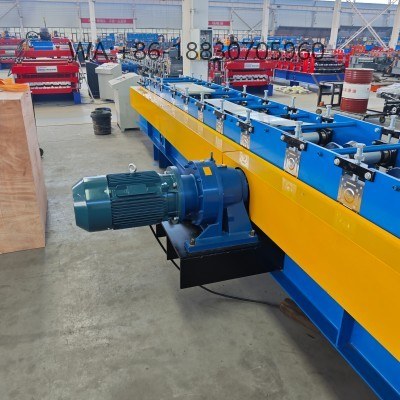 A máquina perfiladeira de estrutura de aço em formato C da XINNUO pode ser personalizada de acordo com as necessidades do cliente. Ela pode produzir diversos formatos e especificações, além de apresentar um bom equilíbrio entre desempenho e preço.