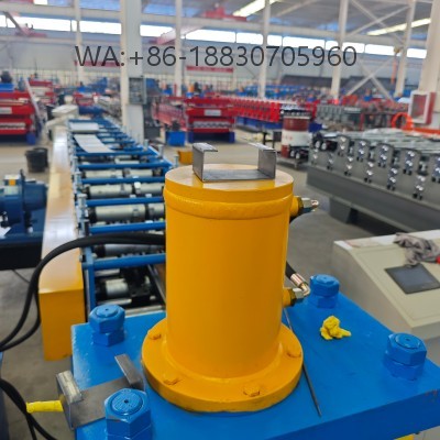 A máquina perfiladeira de estrutura de aço em formato C da XINNUO pode ser personalizada de acordo com as necessidades do cliente. Ela pode produzir diversos formatos e especificações, além de apresentar um bom equilíbrio entre desempenho e preço.