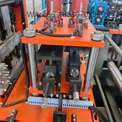 A principal característica desta máquina com estrutura de aço da XINNUO é a troca automática de modelos sob controle computadorizado. Dentro da faixa permitida, a substituição é feita com apenas um clique, sem necessidade de operação manual.