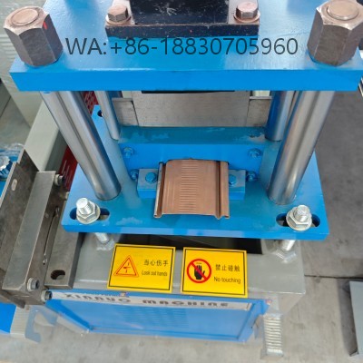 A perfiladeira porta de a&ccedil;o &eacute; desenvolvida para a fabrica&ccedil;&atilde;o de portas de a&ccedil;o enrol&aacute;veis e portas industriais. Com design robusto, ela oferece alta precis&atilde;o de perfilagem, garantindo que cada pe&ccedil;a seja uniforme e dur&aacute;vel.