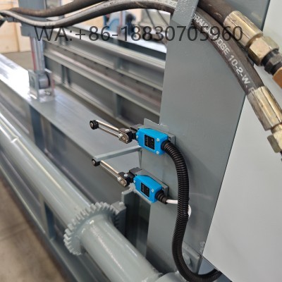 Machine &agrave; cintrer destin&eacute;e au pliage pr&eacute;cis des t&ocirc;les m&eacute;talliques. Structure robuste, fonctionnement stable, adapt&eacute;e aux applications industrielles et de construction.