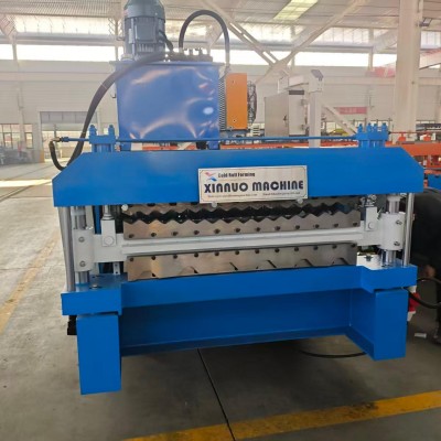 Mesin pembentuk Spandek aluminium untuk atap logam ringan, kecepatan stabil, kontrol otomatis, cocok untuk proyek industri dan bangunan komersial.
