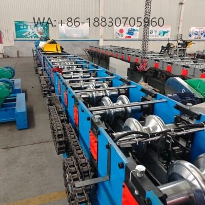 M&aacute;quina industrial de guardrail rodovi&aacute;rio, estrutura resistente, alta precis&atilde;o. Ideal para perfis W-beam, customiza&ccedil;&atilde;o de especifica&ccedil;&otilde;es, f&aacute;brica direta para projetos de seguran&ccedil;a vi&aacute;ria.