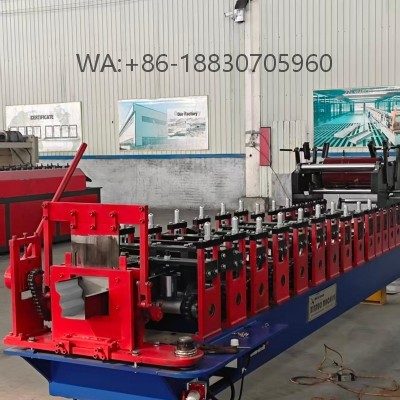 M&aacute;quina de Formagem de Calhas Conforme Norma NR12, robusta M&aacute;quina-de-perfilagem-de-calhas-met&aacute;licas para perfis K/Squareline, alta precis&atilde;o, customiz&aacute;vel, f&aacute;brica direta para projetos de cobertura.