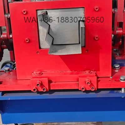 M&aacute;quina de Formagem de Calhas Conforme Norma NR12, robusta M&aacute;quina-de-perfilagem-de-calhas-met&aacute;licas para perfis K/Squareline, alta precis&atilde;o, customiz&aacute;vel, f&aacute;brica direta para projetos de cobertura.