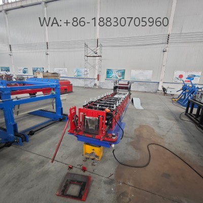 Machine &agrave; goutti&egrave;res professionnelle pour la fabrication de goutti&egrave;res &eacute;tanches et anti-corrosion, adapt&eacute;e aux march&eacute;s africains, personnalisable et usine directe.