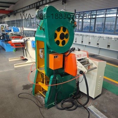 Perfiladeira-para-drywall profissional para fabricação de canais de furação para drywall, perfis precisos, personalizáveis para sistemas de forros no Brasil.