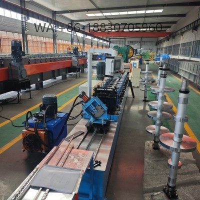 Perfiladeira-para-drywall profissional para fabricação de canais de furação para drywall, perfis precisos, personalizáveis para sistemas de forros no Brasil.