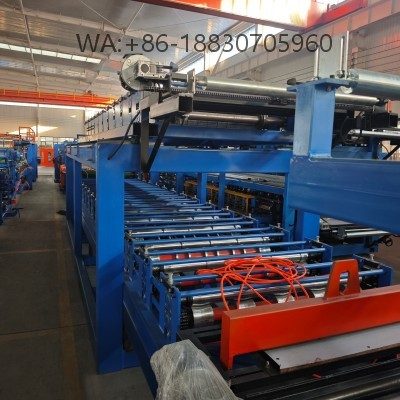 Máquina de painéis sanduíche PUF (puf-panel-making-machine) para painéis isolantes térmicos, personalizável para projetos residenciais e industriais no Brasil.