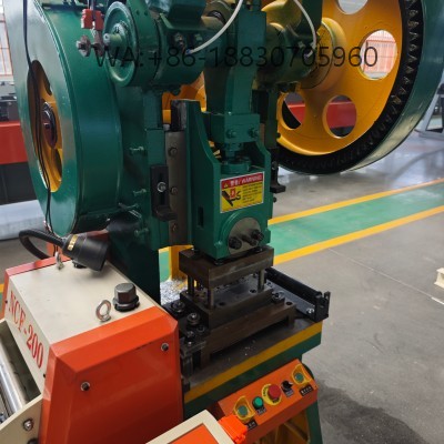 Presse-mécanique professionnelle pour poinçonnage, découpage et emboutissage de tôles, adaptable aux industries et chantiers africains.