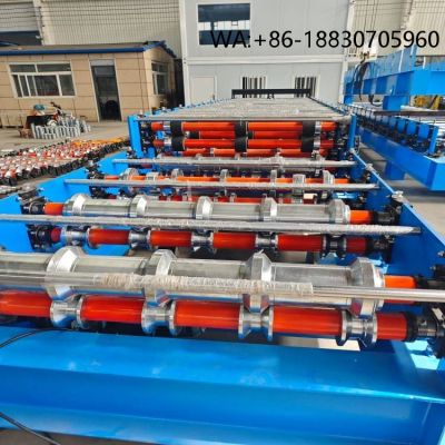 Machine de formage de tuiles doubles
